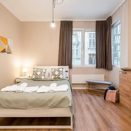 Centre 1 Bedroom Next To Vitosha Blvd. Appartamento *
