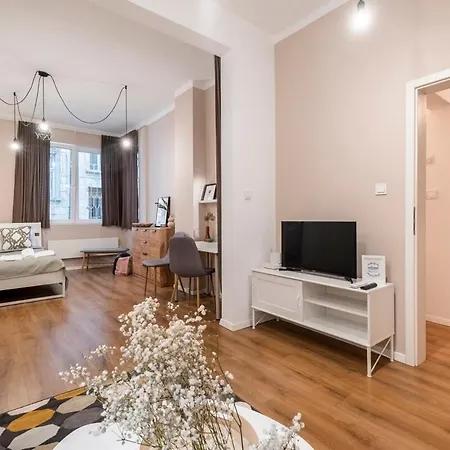 Centre 1 Bedroom Next To Vitosha Blvd. * Sofia