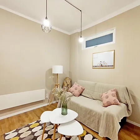 Daire Centre 1 Bedroom Next To Vitosha Blvd. Sofya