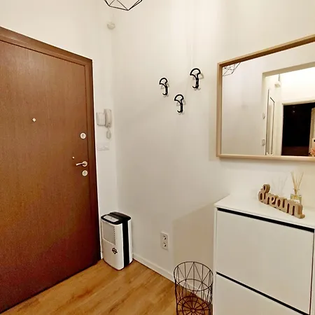 Centre 1 Bedroom Next To Vitosha Blvd. Daire Sofya