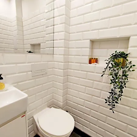 Centre 1 Bedroom Next To Vitosha Blvd. Διαμέρισμα