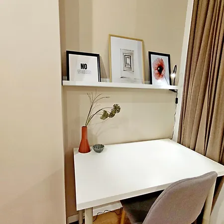Daire Centre 1 Bedroom Next To Vitosha Blvd. Sofya