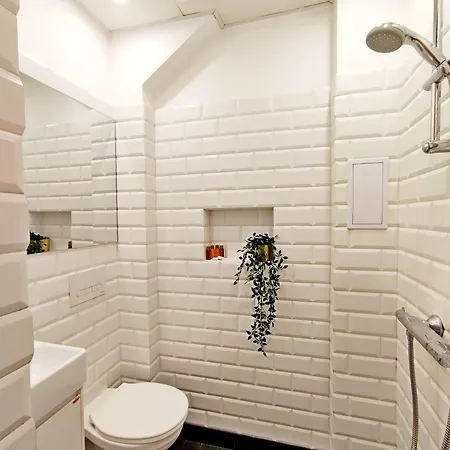 Daire Centre 1 Bedroom Next To Vitosha Blvd. *